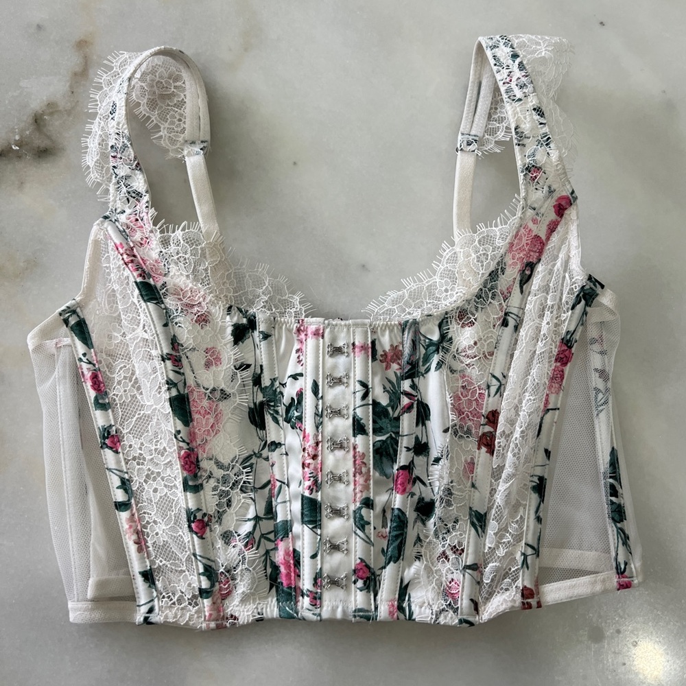 Victoria Secret Corset 🤍✨ BRAND NEW WITHOUT TAGS